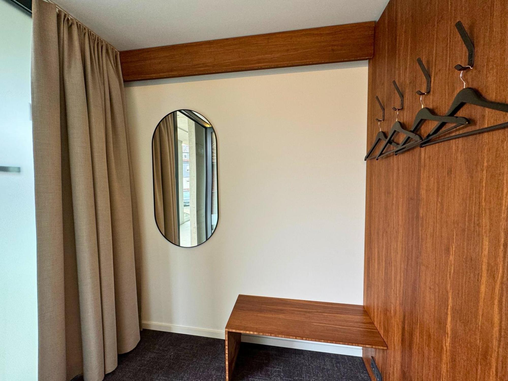 Tin Inn - Hueckelhoven - Das Hotel Aus Hochwertig Ausgebauten Ueberseecontainern Dış mekan fotoğraf